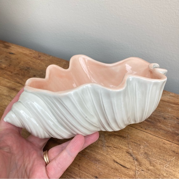 Vintage Ceramic Conch Dish - Picture 2 of 6